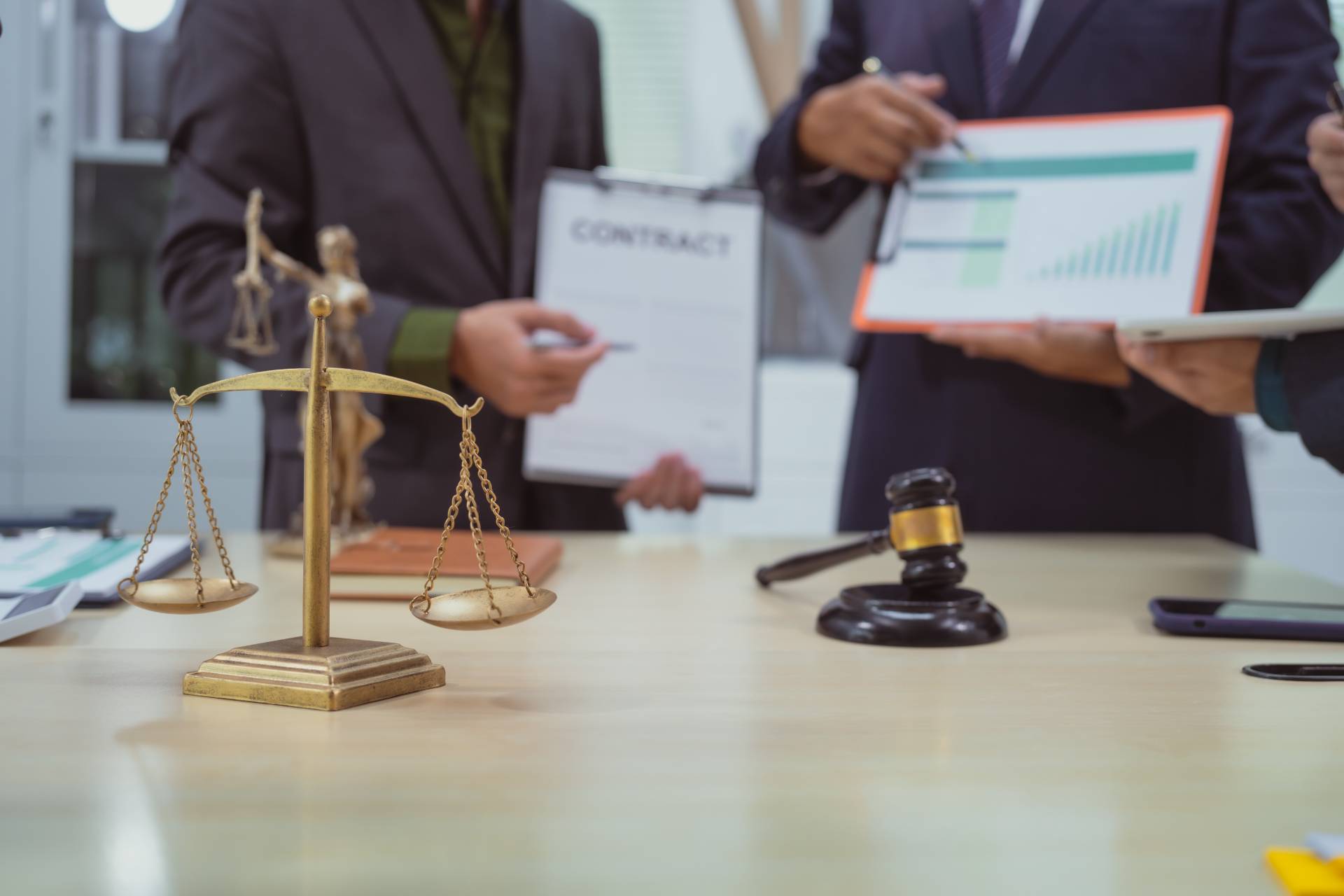 Estrategias legales para optimizar la carga tributaria de una empresa.
